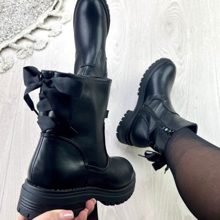 Bella | Striklaarzen zwart